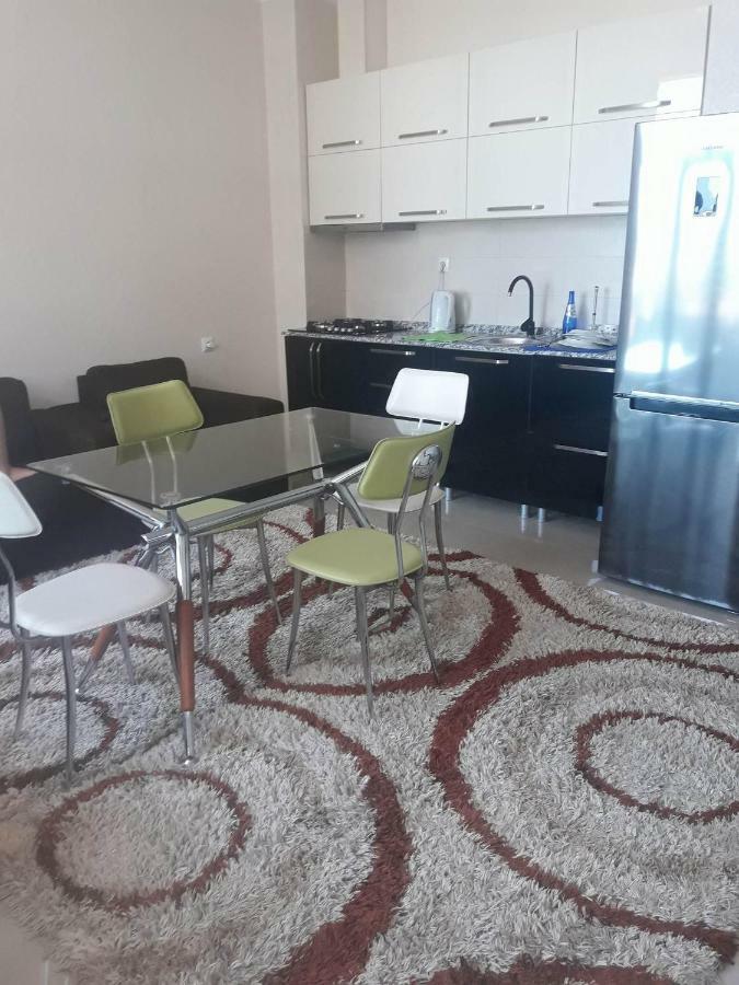 Apartament In The Centre 巴统 外观 照片