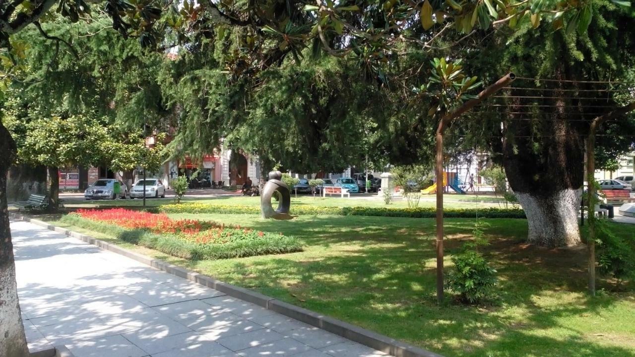 Apartament In The Centre 巴统 外观 照片